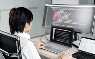 通辽 api php源码,下载的php源码怎么运行呢？